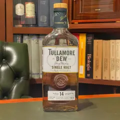 Butelka Tullamore Dew Single Malt 14yo. Czy irlandzka whiskey (pisana przez 'e') jest zawsze łagodniejsza?
