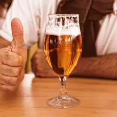 Kciuk w górę przy piwie. Nawet twarda woda i jej wpływ na pH zacieru nie zepsuły nastroju.
