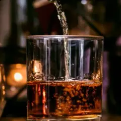 Ile gram alkoholu w kieliszku wódki? Zaskakujące fakty o alkoholu