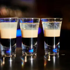 Trzy warstwowe shoty, idealne na szybki domowy likier kawowy typu Kahlua w 15 minut.
