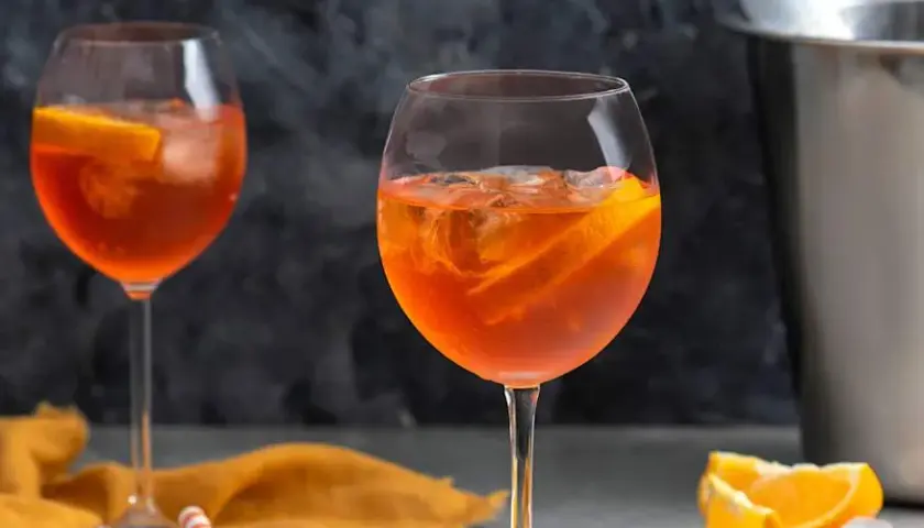 Jak zrobić drink Aperol Spritz - prosty przepis, który zachwyca