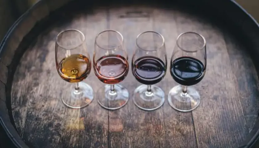 Czy wino jest zdrowe? Odkryj korzyści i ryzyka związane z piciem