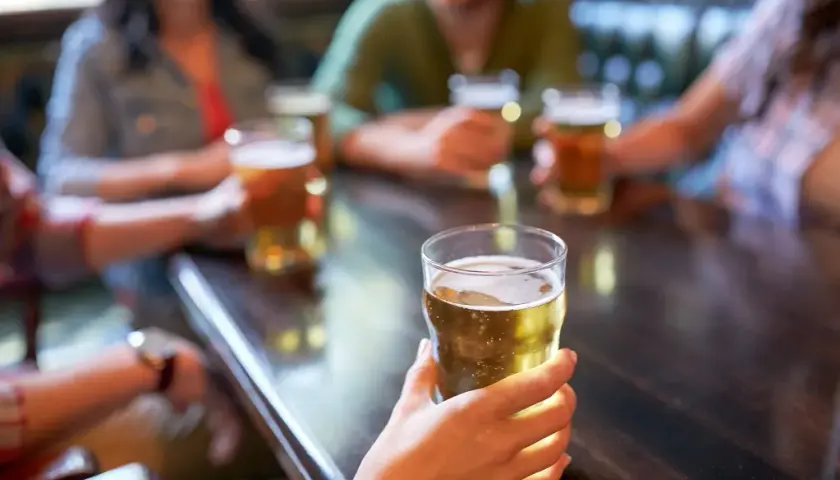 Ile czasu trwa trzeźwienie po czterech piwach? Sprawdź to teraz
