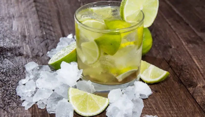 Najlepsze przepisy na drinki z cachaça, które musisz spróbować