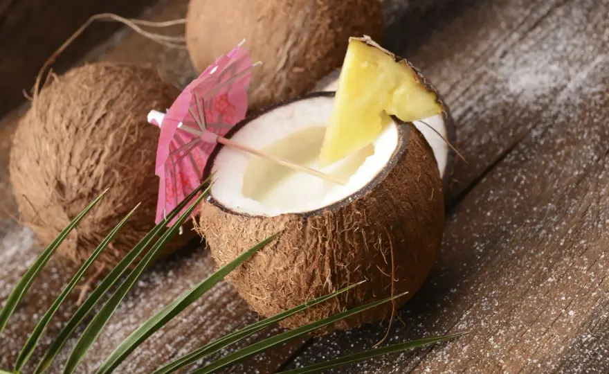 Malibu z mlekiem: Prosty przepis na tropikalny drink w 2 minuty