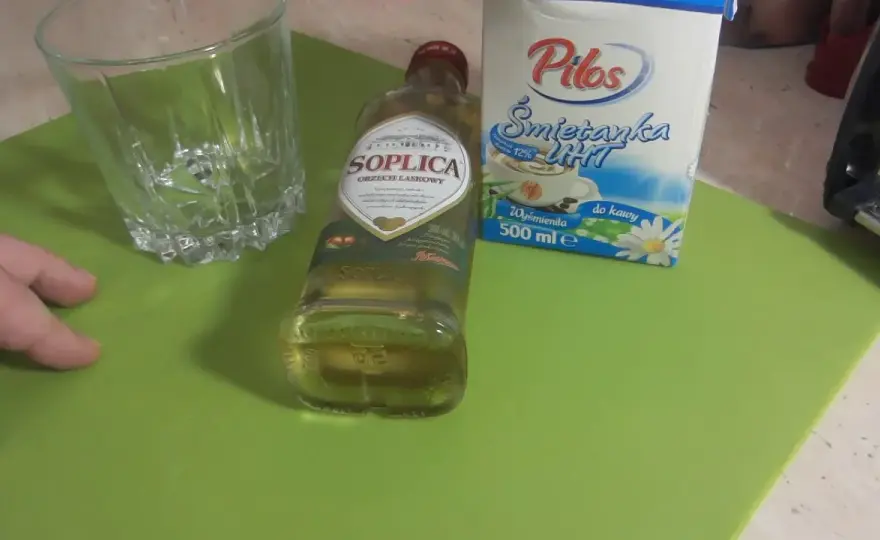 Najlepsze drinki z orzechówki, które zaskoczą Twoje podniebienie