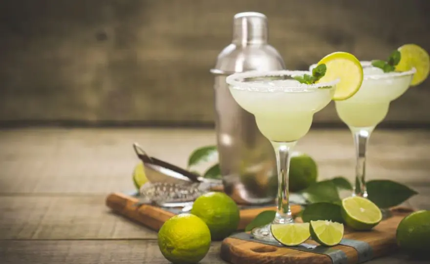 Przepis na Margaritę: Klasyka i Wariacje Przygotuj Idealny Drink