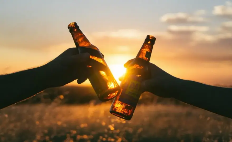 Ile kalorii ma piwo 500ml? Sprawdź, co naprawdę pijesz