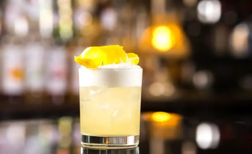 Whisky Sour: Klasyczny przepis i sekret idealnego balansu