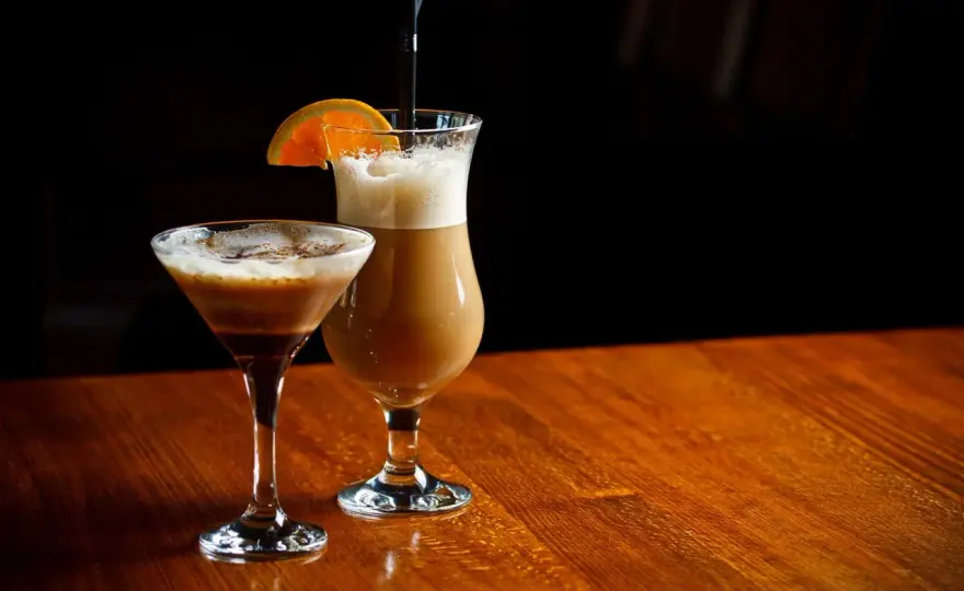 Najlepsze drinki z kawą, które zaskoczą Twoje podniebienie