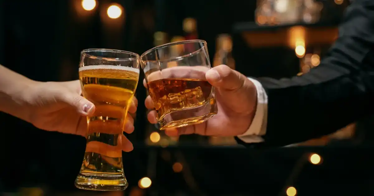 Whisky czy wódka: który alkohol jest mniej szkodliwy dla zdrowia?