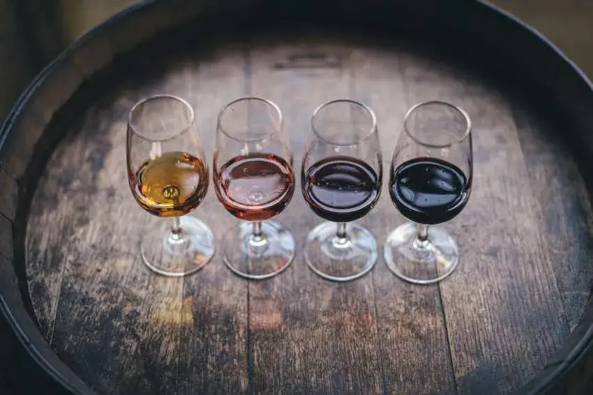 Czy wino jest zdrowe? Odkryj korzyści i ryzyka związane z piciem